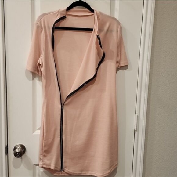 So Chic Front Zip Ribbed S/S Mini Dress - Picture 4 of 5